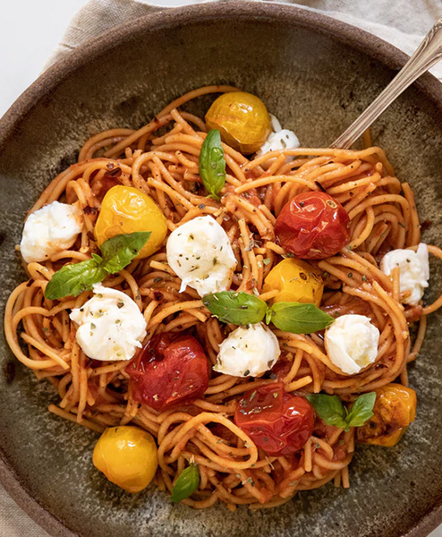 Roasted Tomato and Mozzarella Spaghetti